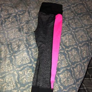 Victoria Secret VSX Sport Capris size Small